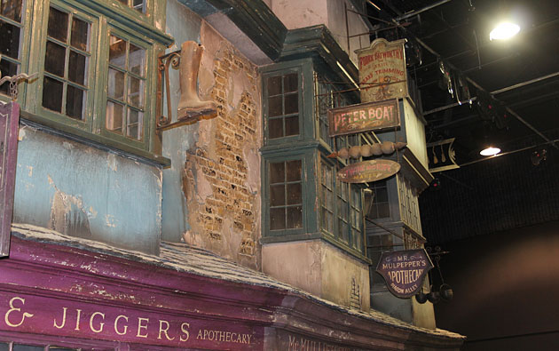 Тематический парк по книгам о Гарри Поттере Тематический парк по книгам о Гарри Поттере